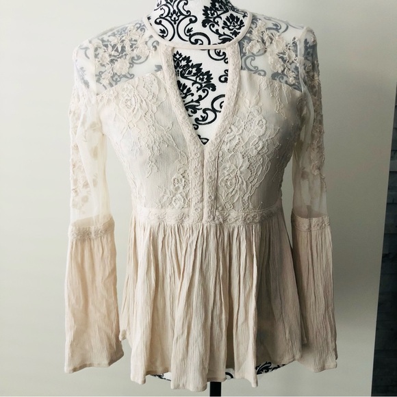 American Eagle Lace Bell Sleeve V-Neck Blouse Top Shirt Ivory Cream XS - Picture 1 of 12